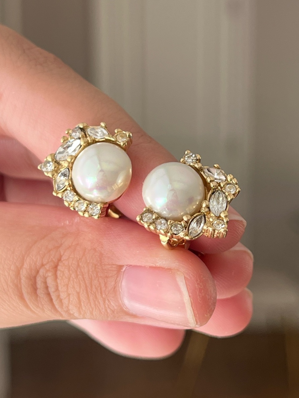 Authentic Vintage Dior Round Pearl Marquise Rhinestone Wing Good Clip Earrings - Picture 3 of 6